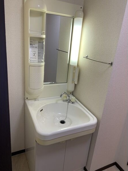 ガーデンヒルズ宝神の洗面所|コンパクトで使いやすい洗面所