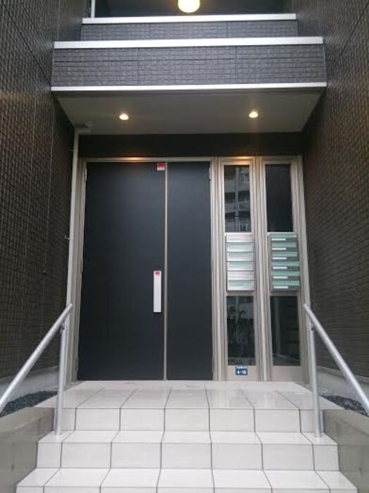 セジュール下山手通のエントランス