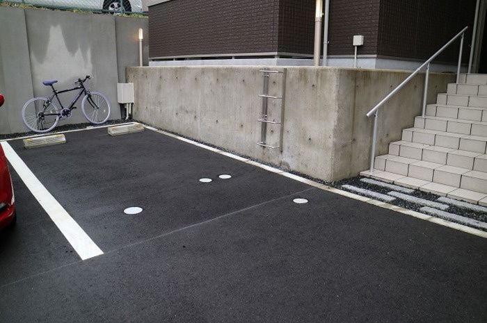 セジュール下山手通の駐車場