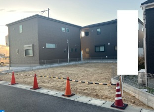 【前面道路含む現地写真】 | リーブルガーデン桜井市三輪１１期 | 前面道路含む現地写真