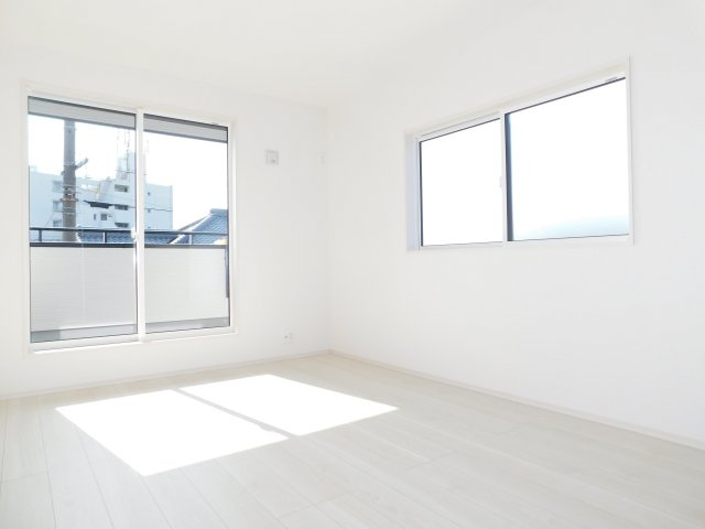 北名古屋市熊之庄城ノ屋敷の新築一戸建の洋室|◇洋室◇　　南面で明るい洋室７．０帖　全居室収納完備！　バルコニー付き♪