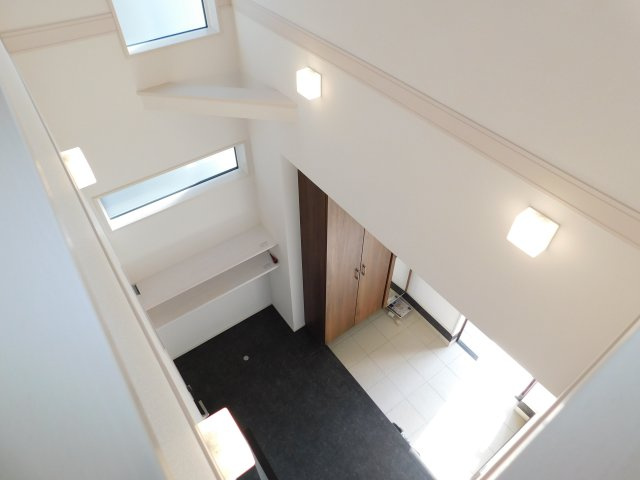 北名古屋市熊之庄城ノ屋敷の新築一戸建のその他|◇吹抜◇　　明るく開放感のある空間を演出する吹抜のエントランス♪