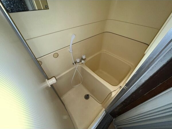 寝屋川市萱島東2丁目貸家の浴室