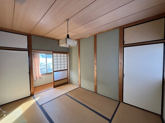 鏡野町古川　中古住宅　6DKの和室|２F
