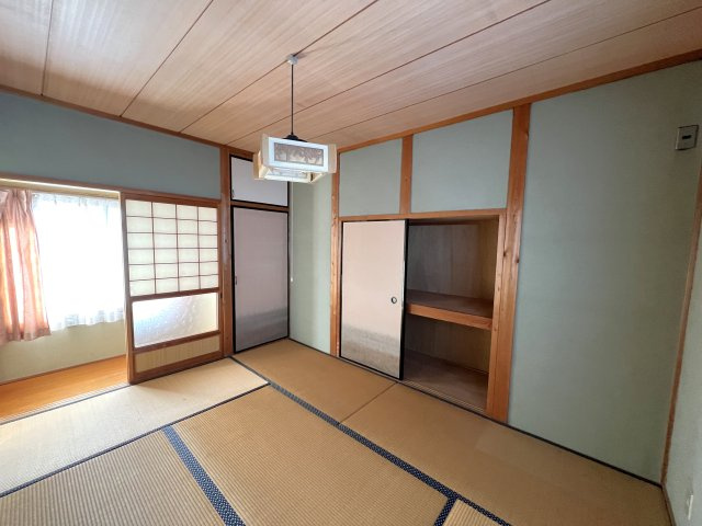 鏡野町古川　中古住宅　6DKの和室|２F