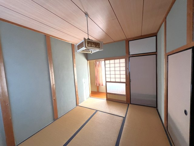 鏡野町古川　中古住宅　6DKの和室|２F