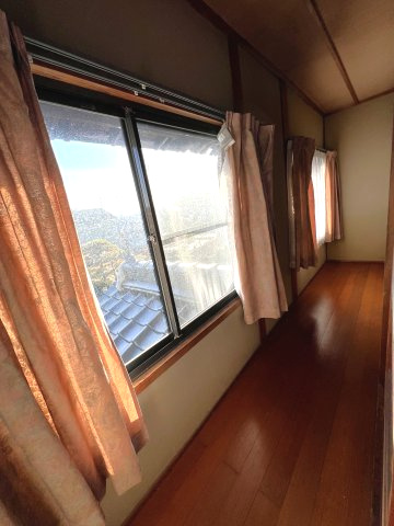 鏡野町古川　中古住宅　6DKの内装|２F　廊下