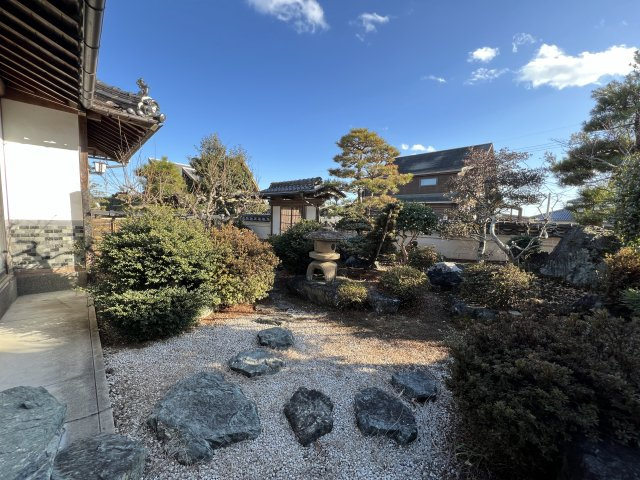鏡野町古川　中古住宅　6DKの庭
