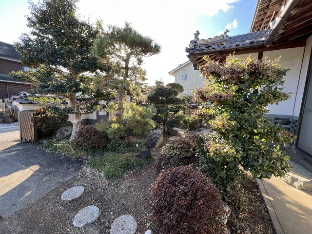鏡野町古川　中古住宅　6DKの庭