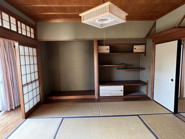 鏡野町古川　中古住宅　6DKの和室|1F