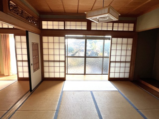 鏡野町古川　中古住宅　6DKの和室|1F