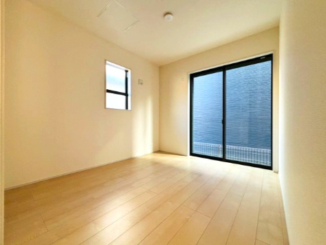 あきる野市草花　第5期　2号棟の洋室