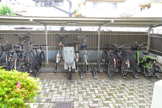 立川市富士見町６丁目の中古マンションの駐輪場