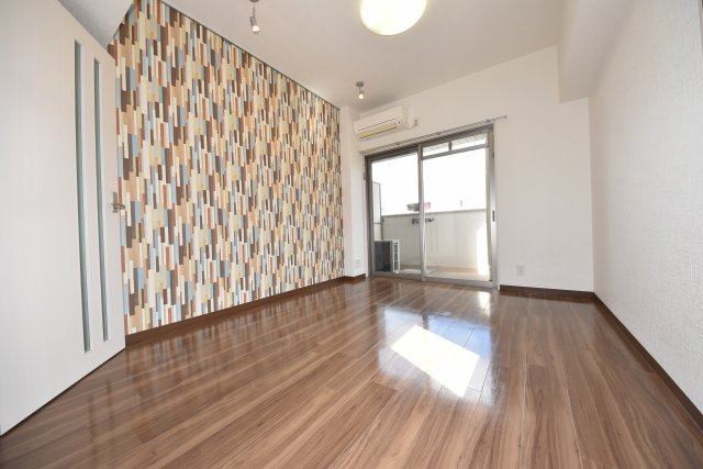 ウエンズ東心斎橋の居間・リビング