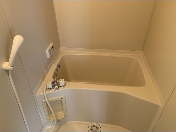 Surplus　Three　平和　　刈谷市の賃貸ならクラスホーム刈谷店の浴室