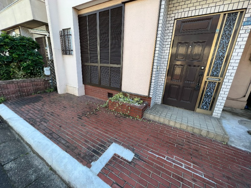 大和高田市甘田町の一戸建ての駐車場