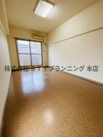 仲介手数料0円！ウィング金山の居間・リビング