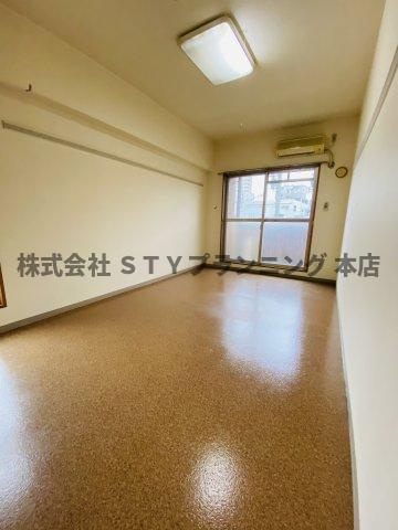 仲介手数料0円！ウィング金山の居間・リビング