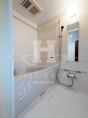 【浴室】 | フローレス | 落ち着いた空間のお風呂です