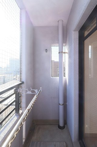 ダイナコートグランドエスタディオ　2階のバルコニー|別部屋（反転タイプ）です。現状優先です。