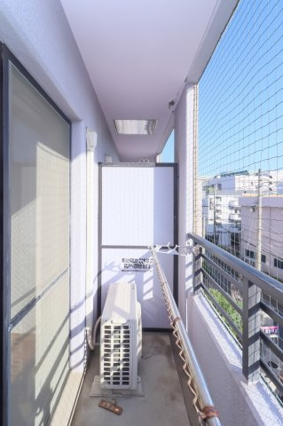 ダイナコートグランドエスタディオ　2階のバルコニー