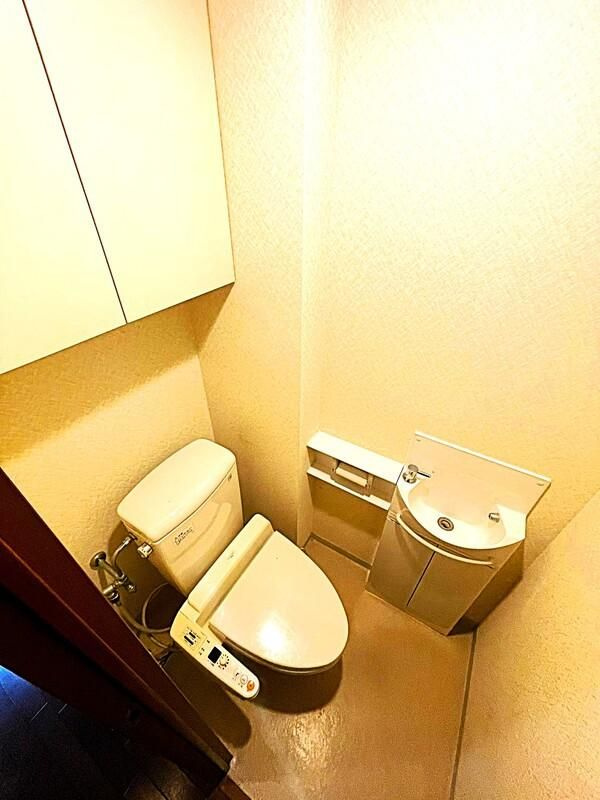 府中市浅間町３丁目の中古マンションのトイレ