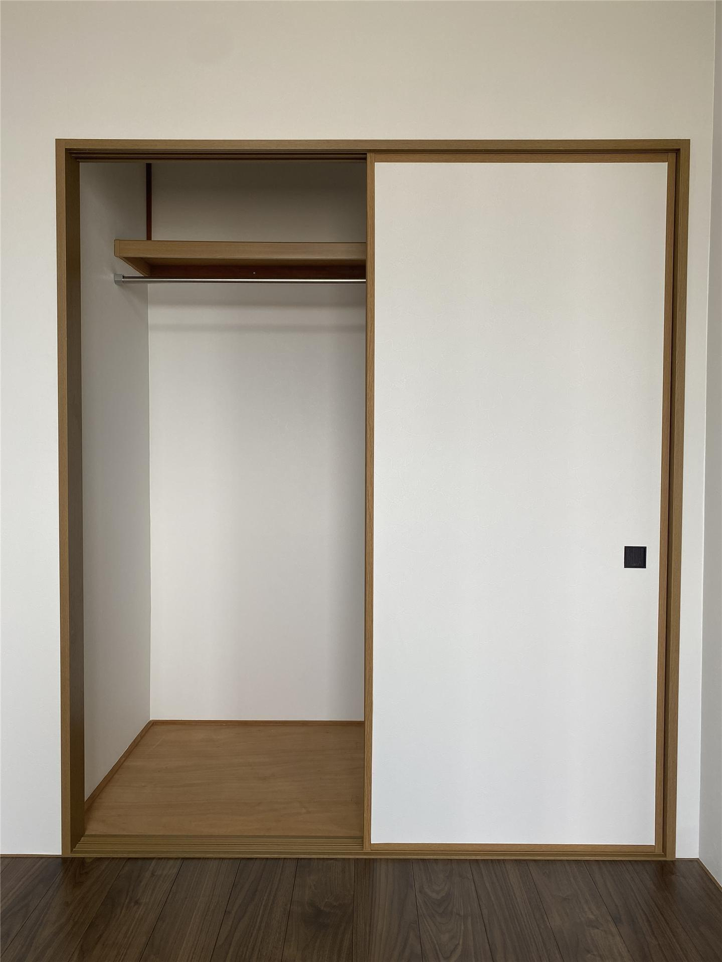 レーヴ泉Ⅲの収納|洋室6帖（リビング隣）収納