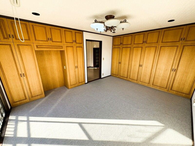 【居間・リビング】 | パレ・ソーカル | こちらの居間で趣味の時間をお楽しみください