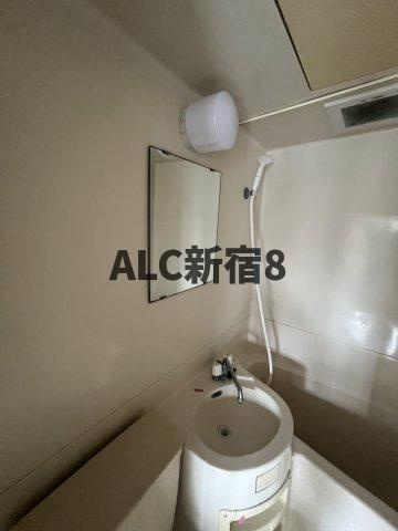 クリスタル笹塚パート1の洗面所