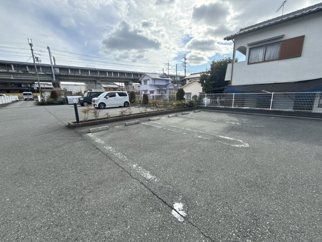 パラッツオ　エレガンテの駐車場