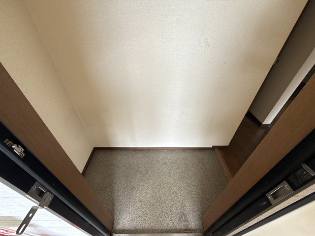 ハイツ岡本の玄関