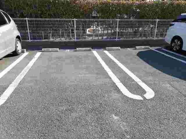 アルページュの駐車場