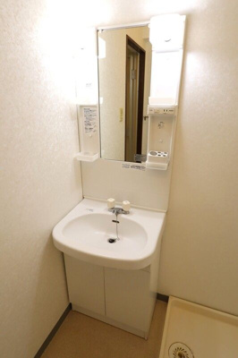 【洗面所】 | アーバン貫井 | 使いやすい洗面台です