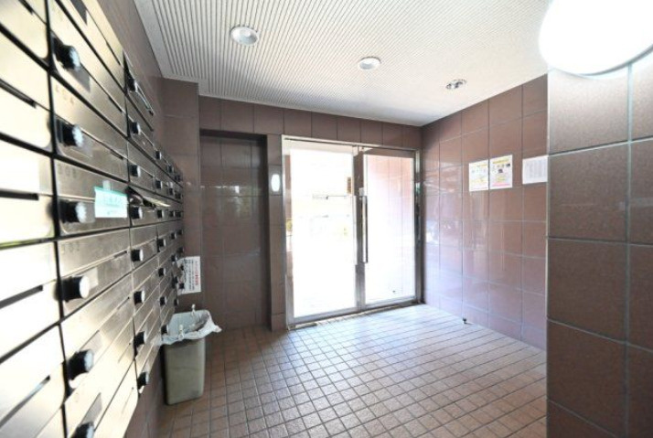 スカイコート世田谷第4　駅近　分譲　IHコンロのロビー