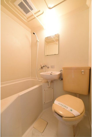 スカイコート世田谷第4　駅近　分譲　IHコンロの浴室