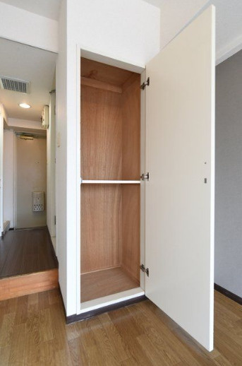 スカイコート世田谷第4　駅近　分譲　IHコンロの収納