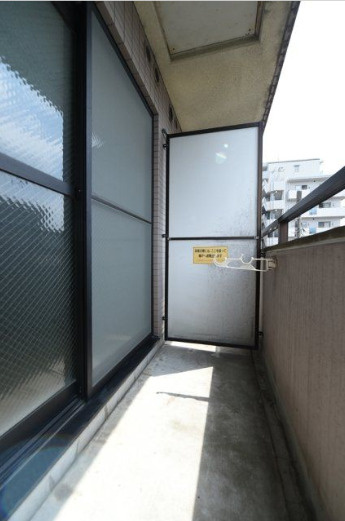 スカイコート世田谷第4　駅近　分譲　IHコンロのバルコニー