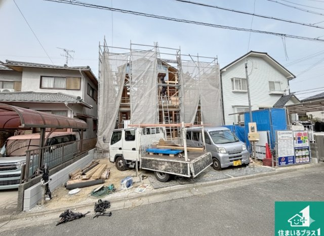 生駒市ひかりが丘　新築一戸建ての前面道路含む現地写真|現在の進捗状況です！順調に作業進行中、完成が待ち遠しいです！詳細の間取り等、お気軽にお問い合わせください！