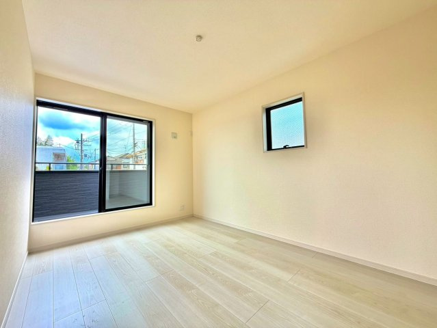 西野　新築一戸建の洋室|３ＬＤＫ+ＷＩＣ！暮らしやすい間取りですので、子供部屋や趣味のお部屋も作れますね♪ 資料請求だけでもお気軽にお問い合わせください！