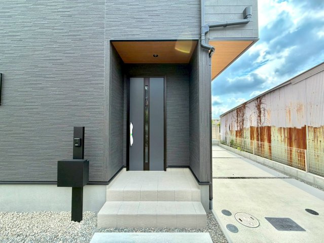 西野　新築一戸建のエントランス