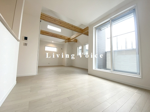 【居間・リビング】 | 茅ヶ崎市香川5丁目　新築一戸建て　全11棟 | 茅ヶ崎市香川5丁目　新築一戸建て　全11棟