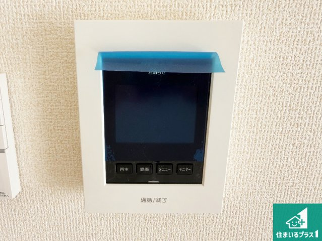 富田林市錦織北　第2期　新築一戸建ての防犯設備|カラーモニターインターホン！声だけでなく来訪者の姿や顔がモニターで確認できるので、小さなお子様がいらっしゃるご家庭でも安心できます！