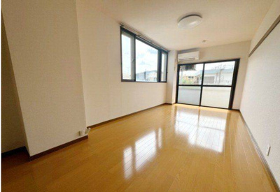 【居間・リビング】 | グリーンプラザ所沢 | ゆったりとした居間です