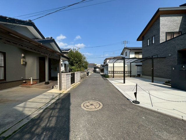 【前面道路含む現地写真】の画像