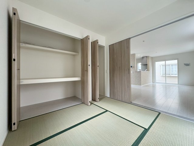 ーBloomーブルームー小倉南区津田新町1丁目4期　【小倉南区　新築戸建て】の和室|客間やお子様の遊び場に便利な4.5帖和室♪　【小倉南区　新築戸建て】