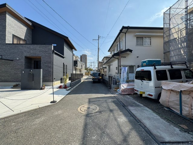 【前面道路含む現地写真】の画像