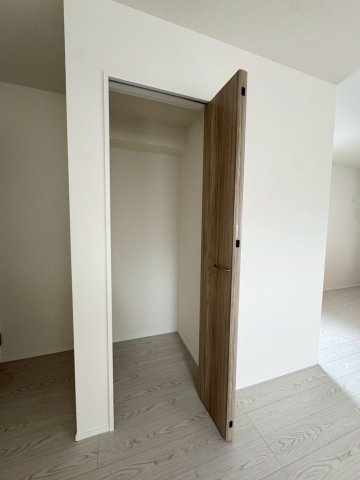 ーBloomーブルームー小倉南区津田新町1丁目4期　【小倉南区　新築戸建て】の収納|リビングにも収納完備で散らかりがちなリビングもスッキリ　【小倉南区　新築戸建て】