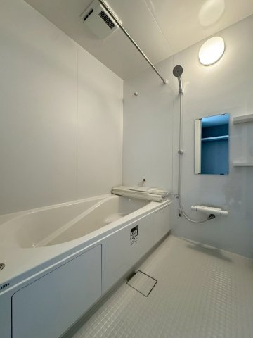 ーBloomーブルームー小倉南区津田新町1丁目4期　【小倉南区　新築戸建て】の浴室|明るく清潔感のある浴室で、１日の疲れを癒せます　【小倉南区　新築戸建て】