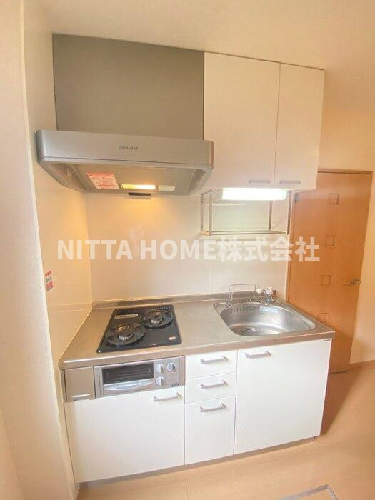 ゴマリ　ジャーディンのキッチン|２口ガスコンロ付のキッチン！！