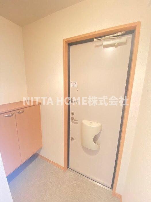 ゴマリ　ジャーディンの玄関|玄関も広いスペースです◆